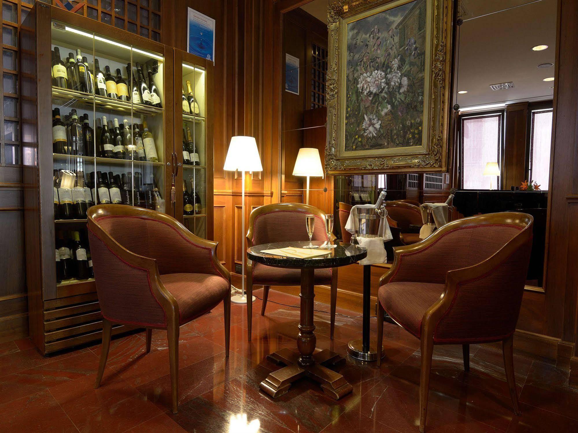 Hotel Dei Congressi Roma Esterno foto